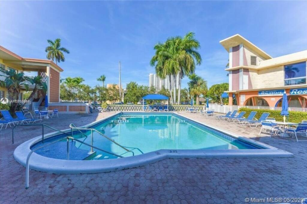 Апартаменты Cozy Affordable Studio Close To The Beach Халландейл-Бич Экстерьер фото